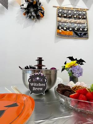 Adding some fun movement to the party table. Repurposing an old chocolate fountain. Cake and custard. #halloween #halloween2022 #thisishalloween #trickortreat #halloweenishere #halloweeniscoming #halloweenathome #halloweenhome #tiktokhalloween #cakeandcustard #custard #chocolatefountain #fountain...